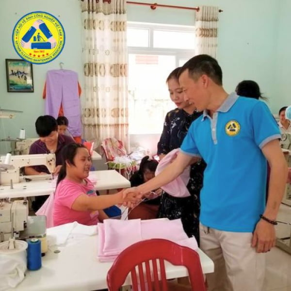 Chương trình thiện nguyện "Hướng về miền Trung thân yêu" - Hiệp Hội VSCN Việt Nam